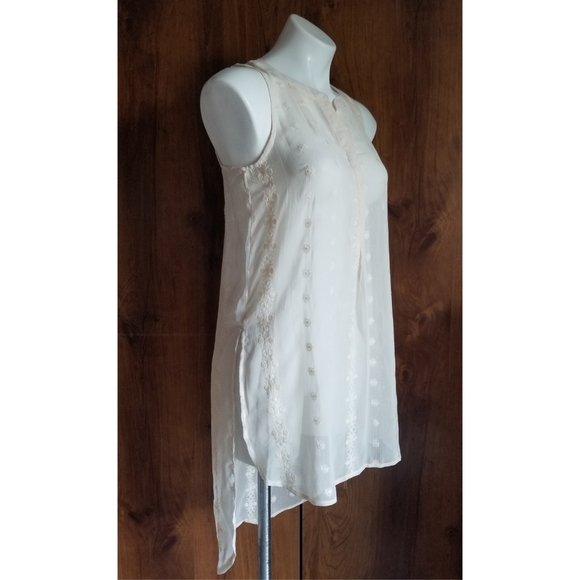 Knox Rose Sheer Embroidered Tunic - Picture 2 of 7